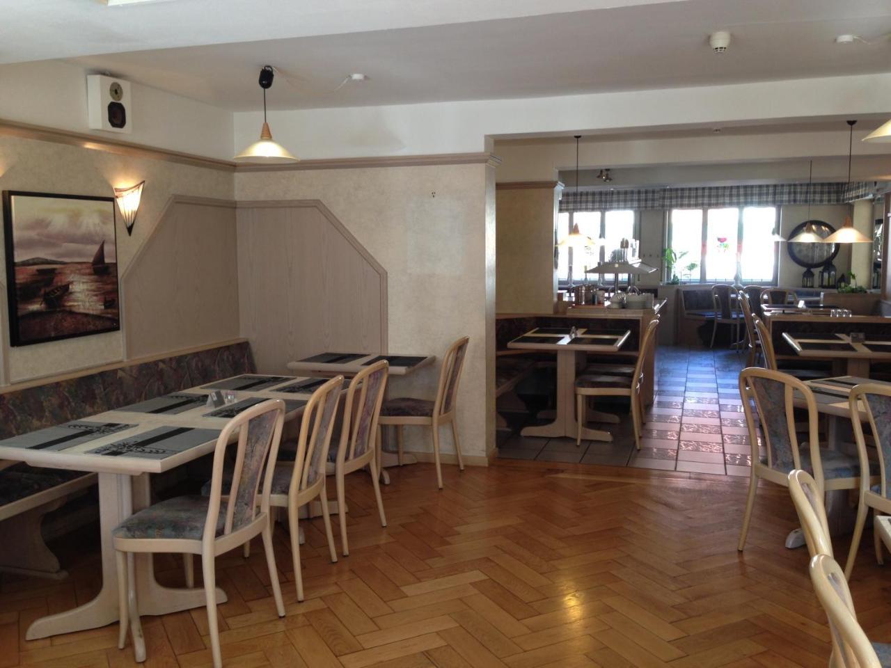 Goldene Rose Aparthotel Ebersbach an der Fils Bagian luar foto