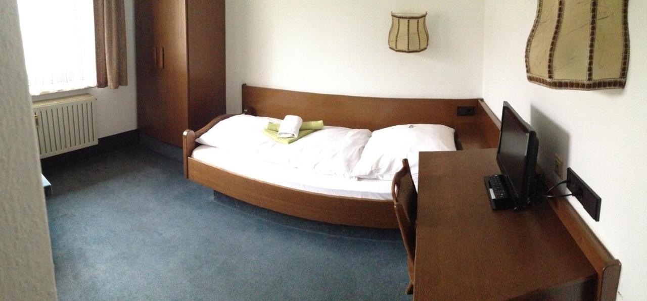 Goldene Rose Aparthotel Ebersbach an der Fils Bagian luar foto